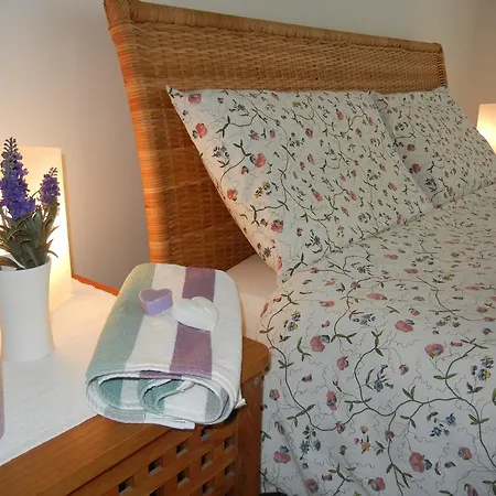 Bed and Breakfast Art